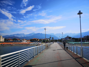 Vendere casa a Marina di Massa: guida pratica 2025 (aggiornata 2026)